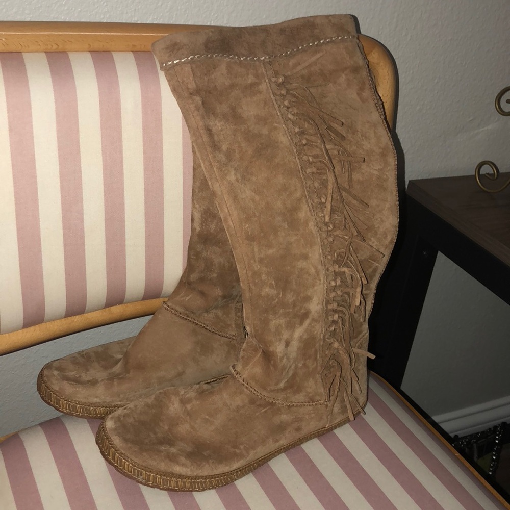 THE CUTEST UGG boots ever!!!!!!